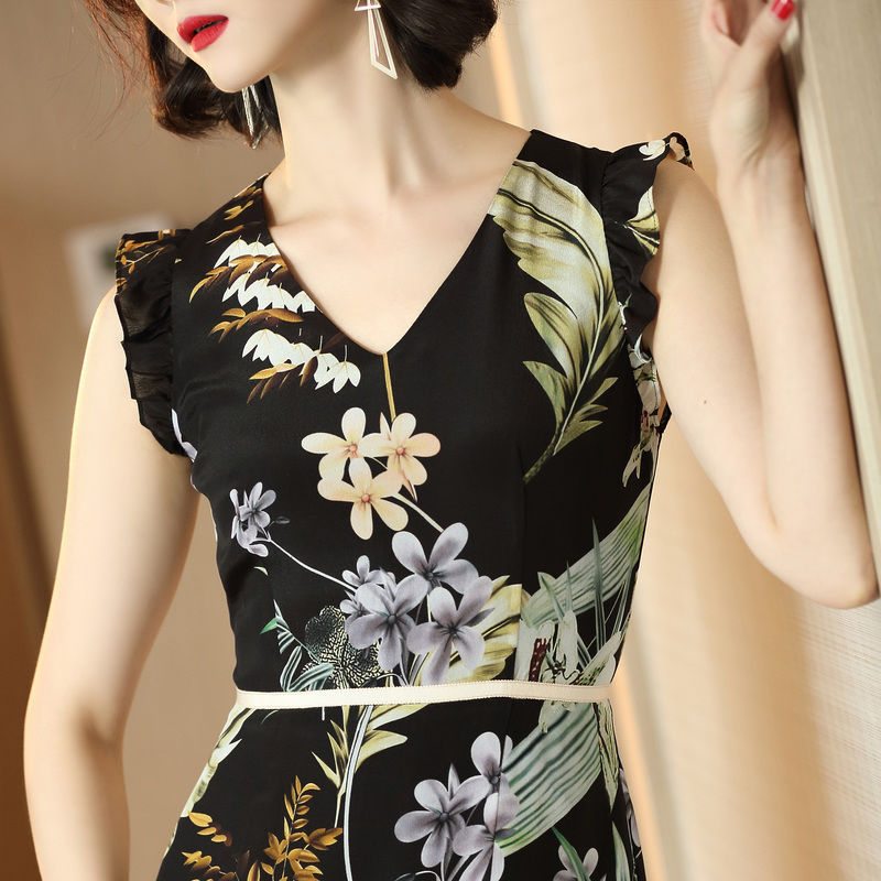 天呐，老婆穿上新流行的“减龄裙”，简直太年轻，45岁像25岁