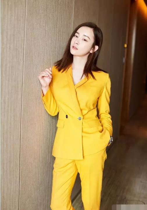 张檬取出假体果然变美了，身着西服套装，颜值瞬间上升好几度！