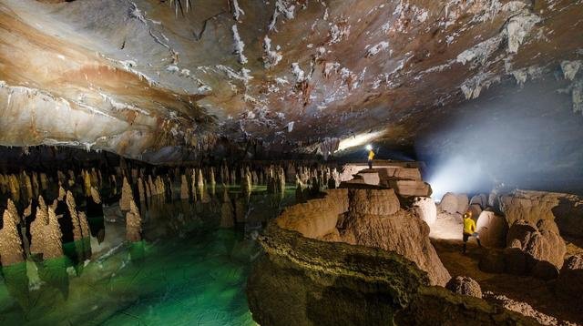  发现@越南发现世界最大洞穴,可容纳72亿人,里面有湖泊、河流及森林