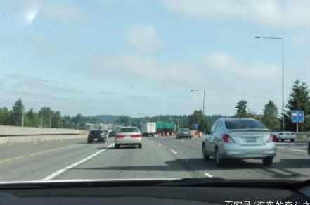 老司机开车的几个特征，新手司机多半不会，一起来来了解一下