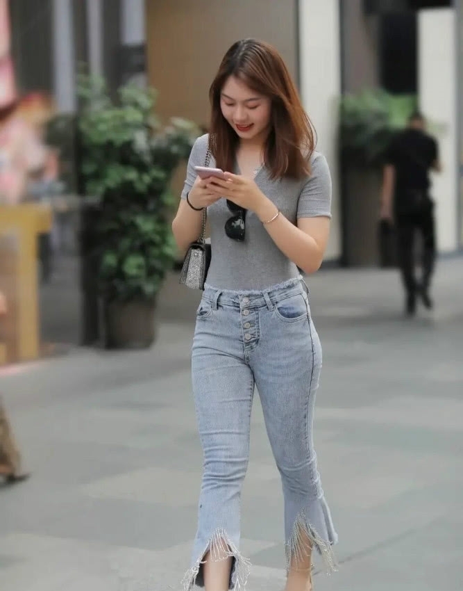 #聪明#不要总穿裙子,2020年流行牛仔裤,聪明的女人向来都这样穿!