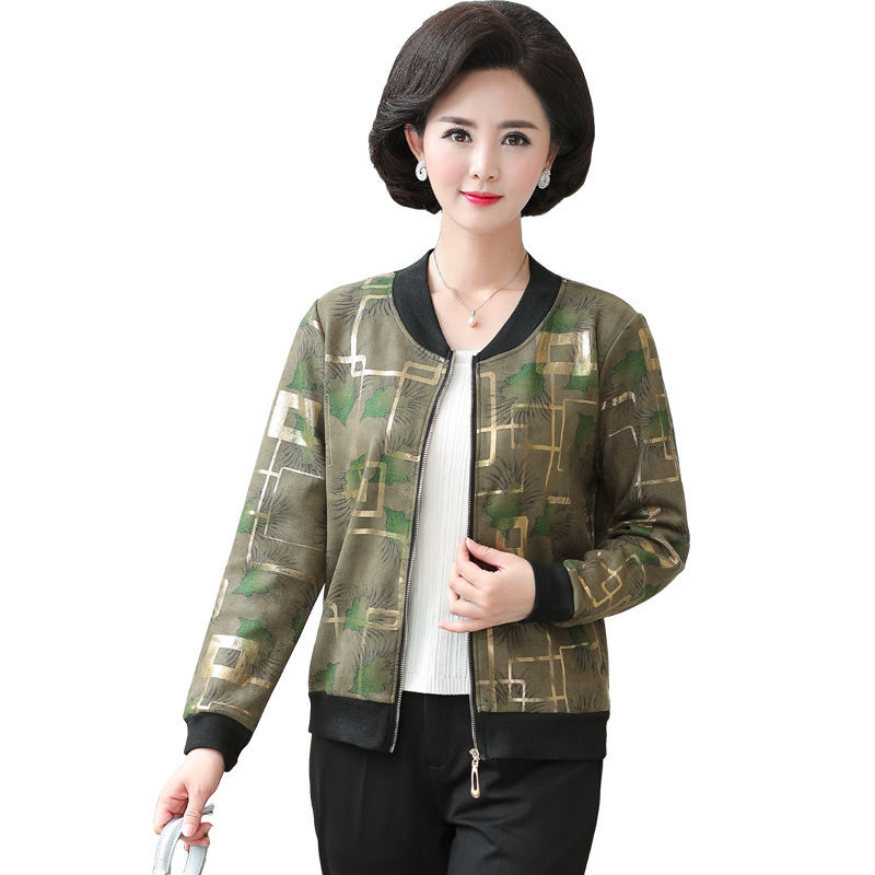 40岁的女人，这些外套随便挑件穿，瞬间年轻不止10岁