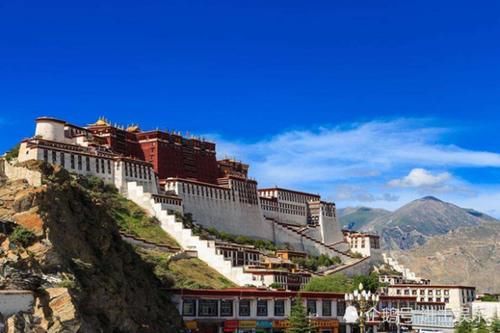 在西藏如果有人朝你吐舌头,这是什么意思?看完你就知道了