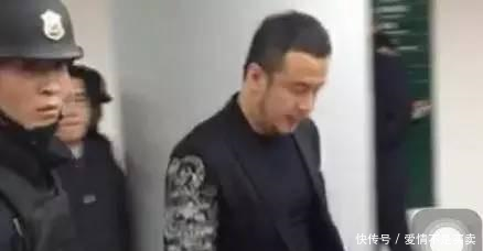 张卫健吸毒被捕当事人晒自拍照回应我在搬家