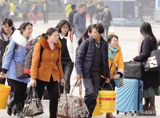 外出一个月农民工就兴起“返乡潮”，原因很心痛，但也很现实!