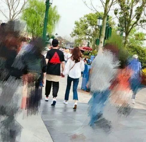 陈赫被曝与张子萱补办婚礼，知情人回应:没听说过