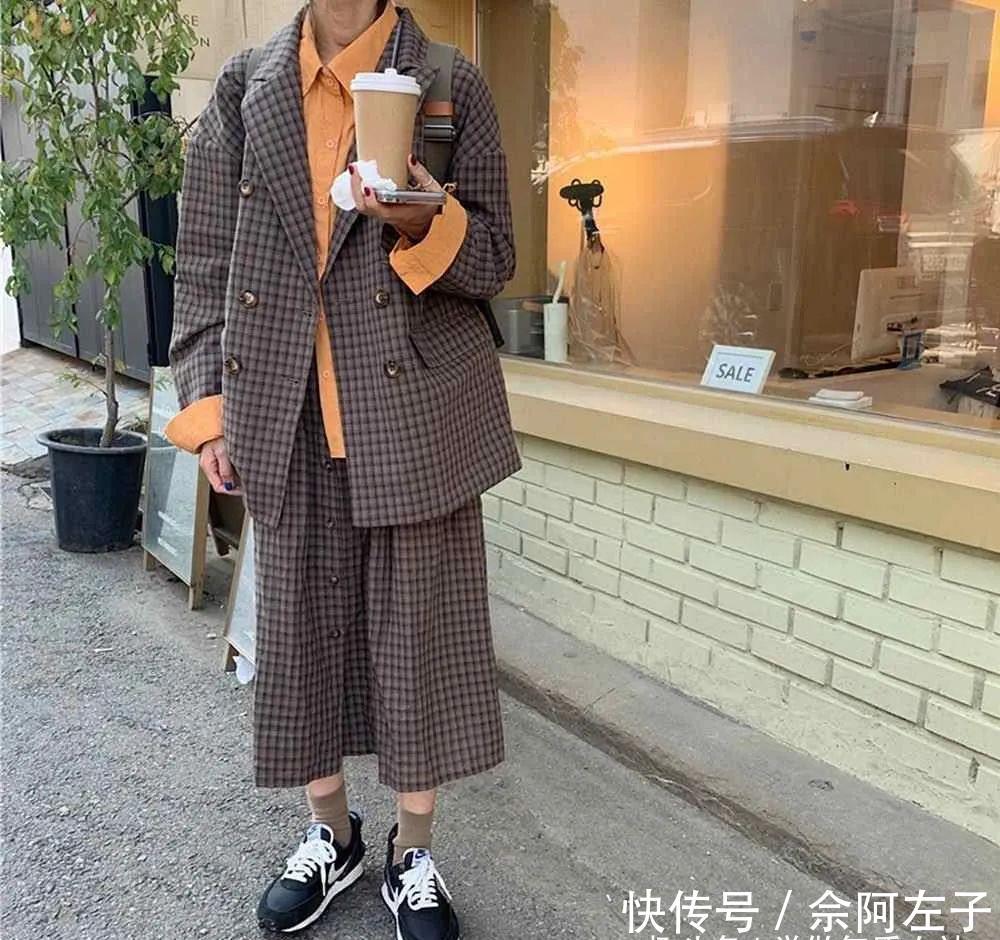#就要#“穿大不穿小”out!现在就要这么穿,显腰细显腿长!