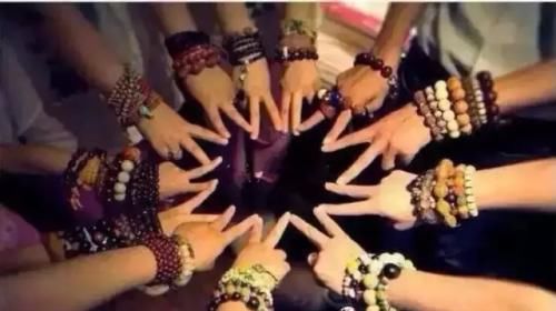 手串@炫耀手串用什么样的姿势，才能够达到最佳效果？