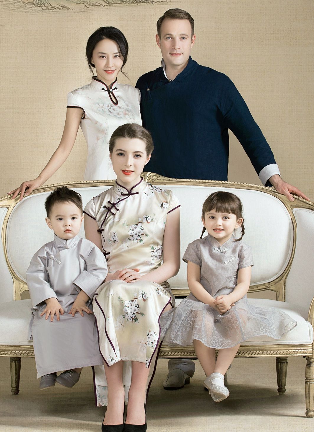 马雅舒13岁洋继女发育太快，一身旗袍穿出东方韵味