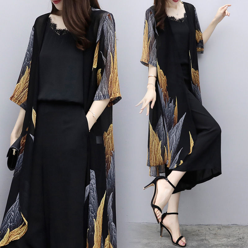 爱穿美装的小个子女人，试试这二件套，显高又提气场，时髦超美嫩