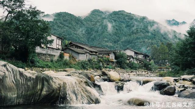 中国最美10条火车旅行线路，最适合一个人去旅行