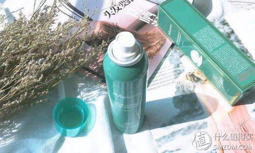 因为朋友圈，我花了300块钱买了只能用一次的口红