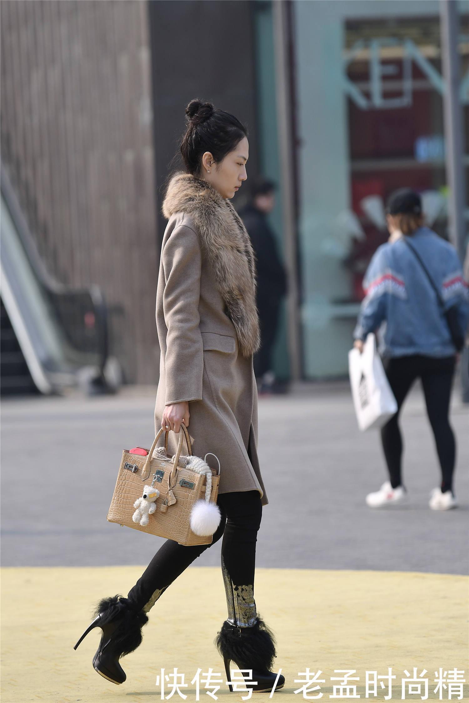 「紧身裤」摄影:超高的细跟短靴,还真不是谁都可以穿出优雅,搭配紧身裤和大衣!