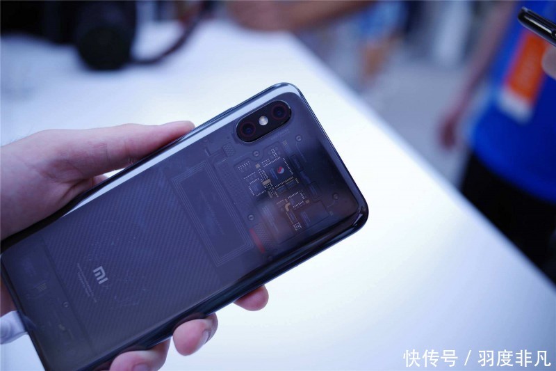 雷军捏了一把汗:小米8透明探索版终于要开售!