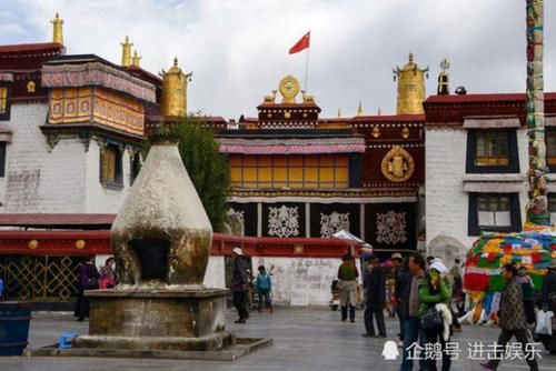 在西藏如果有人朝你吐舌头,这是什么意思?看完你就知道了