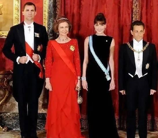  【女人】超模Carla Bruni 法国女人中的一个传奇