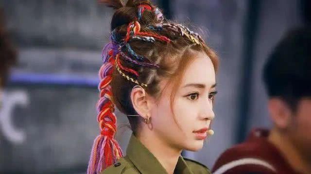  「毛囊」发际线后移的女孩，千万别试着这三种头型，显脸大又老气