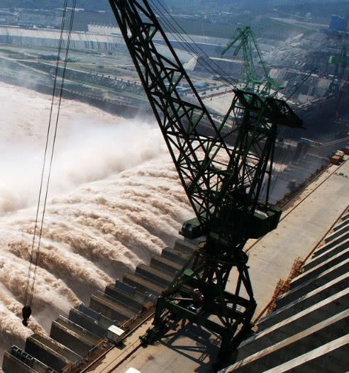 中国“世纪”工程，全中国只有一个，一天赚1亿，美：向中国看齐