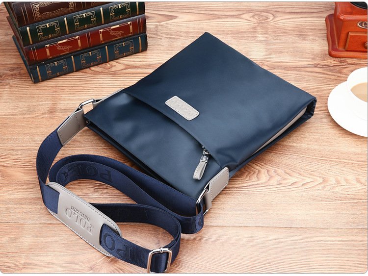 到成都才知道，整条街男女都挂“万向包”，霸气拉风，上街忒拉风