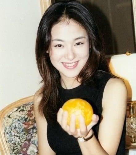 过得|“古装美男”10年挚爱沈傲君,被抛弃后嫁皇室:没有你过得更好