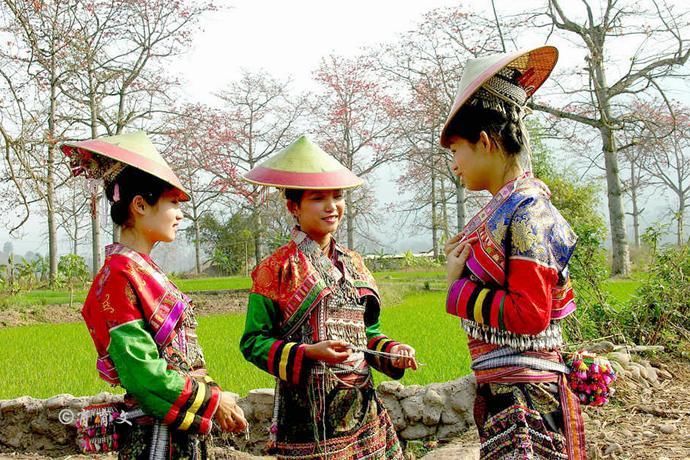 云南有两个以腰带命名的民族，这个民族据说是皇族后裔