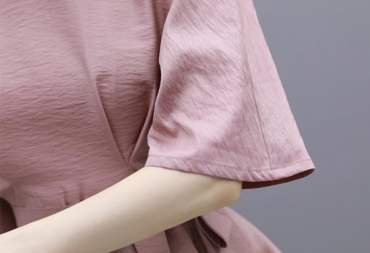 女人一过50岁,建议多穿“贵妇裙”,配双高跟鞋,超美超迷人