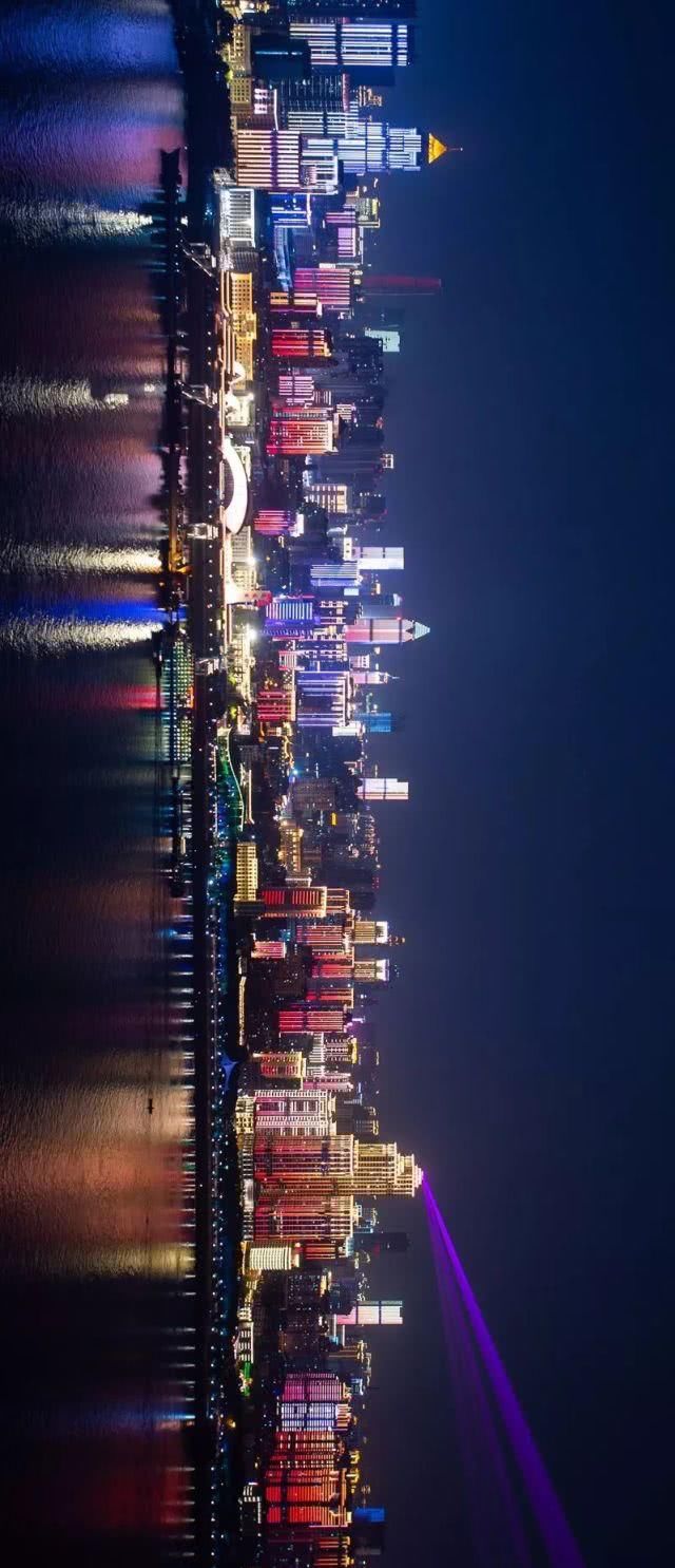 央视直播！武汉用8分钟表白祖国，太太太燃了……