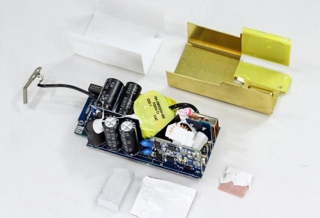  『倍思65W氮化镓』拆解报告：Baseus倍思65W 2C1A GaN氮化镓充电器BS-C915