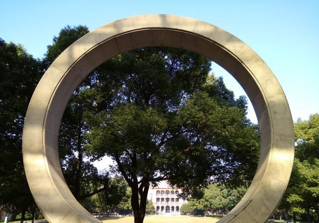  富得流油|我国这个省份因为太强悍了，后被一分为三，如今个个富