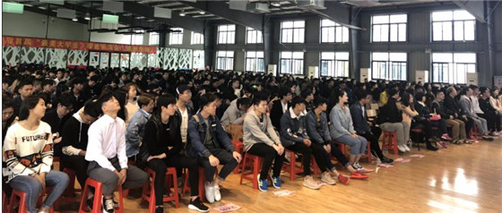 省首届最美大学生事迹报告团深入厦门泉州巡