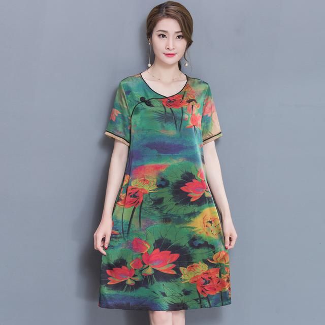 我的天！70后妈妈巨有眼光，穿这高贵妈妈装，一款比一款美嫩