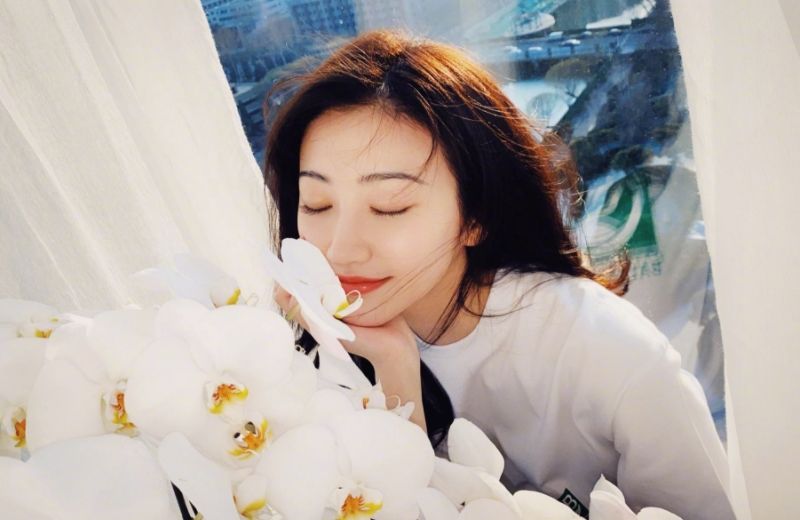  景甜@景甜和网友们分享自己健身的照片，皮肤状态好的让人羡慕