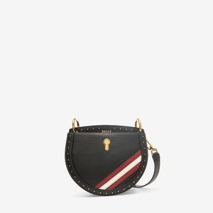 小牛皮，小羊皮，麂皮... 不同皮革种类及养护清理方法教给你!