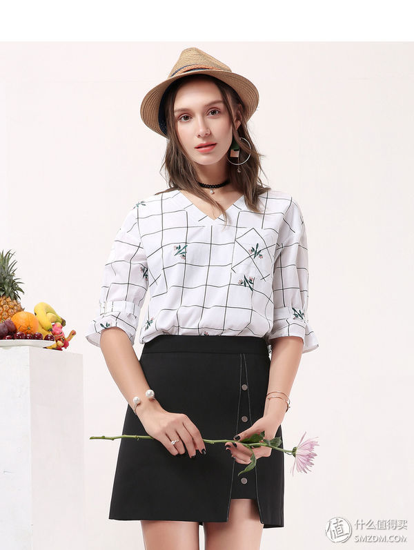 简约优雅的纽扣元素，显瘦复古今夏必备!