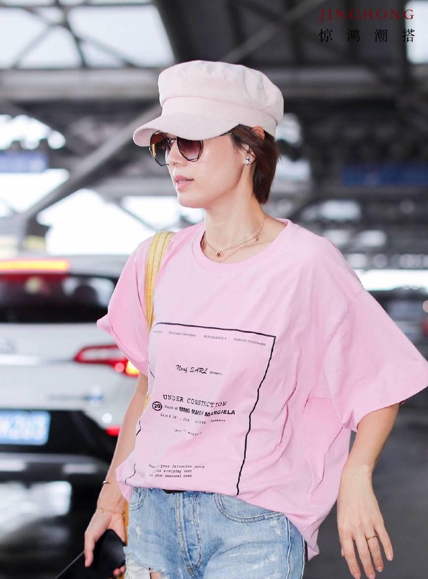 当42岁马伊琍撞上28岁林允儿同穿粉衫，网友：这差距可没有14岁！