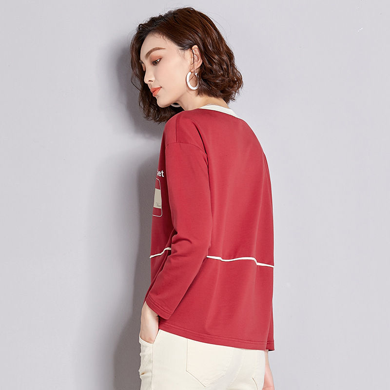 48岁的老婆，从不穿连衣裙，可是看着像30，只怪小衫太减龄了