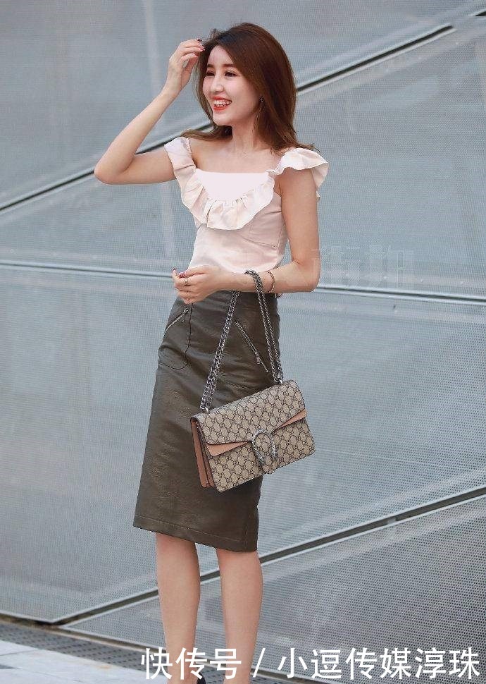  更好|紧身裙穿搭特舒适，更好的达到拉伸腿部的效果！