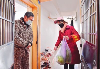  「工作人员」专家呼吁：请坚决遵守小区24小时封闭举措，积极配