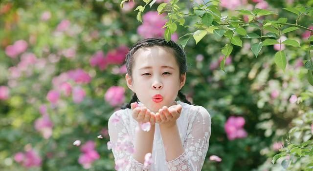  皮肤■青春期女孩迷恋化妆？告诉孩子这3点，否则容易皮肤老化