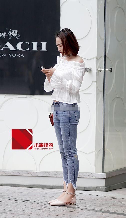 街拍：穿衣越来越没有底线了？图五热裤短到极致，图六直接不穿！
