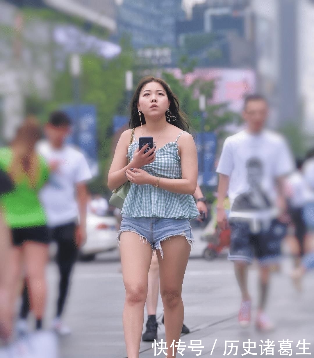  『增加了女』微胖身材也要穿出时髦感，单品选择更要有技巧，时尚造型凹起来！