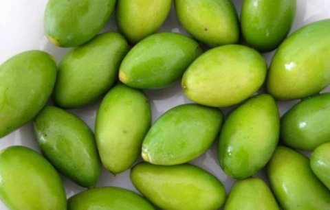  乡下：乡下一种植物，人称“余甘”，农民偶尔吃，城里人喜欢吃