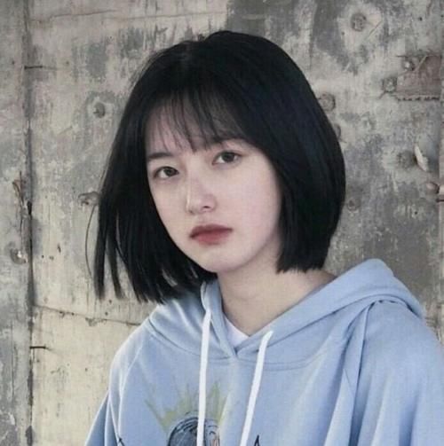 『短发』怎样判断你的脸型适合长发还是短发,根据脸型选对发型,快来看