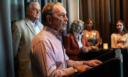  「彭博社」三次当选市长不干，非要打工，40岁被扫地出门，后自