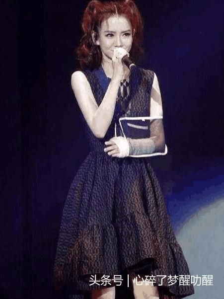 看了戚薇的腿，男人都要怀疑人生，网友：幸好嫁给外国人