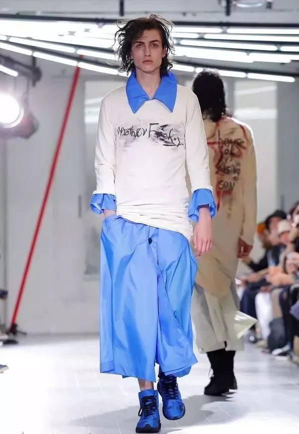时装秀:Yohji Yamamoto 2020 春夏时装秀:山本耀司的黑色诗意想象