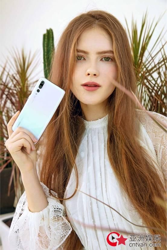 用渐变营造高级感,看了这些LOOK你就明白该怎么搭了!