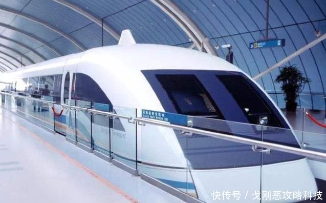  「行驶」同在铁轨上行驶，为何火车时速120公里，高铁却能达到35