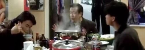 『吃火锅』港片里的“黑社会”很嚣张，为何总爱吃廉价火锅？原因很简单