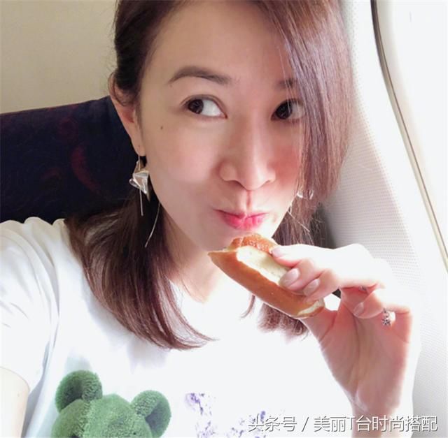 43岁的娴妃佘诗曼，没有一点老气！让明星教您这几招冻龄的法则